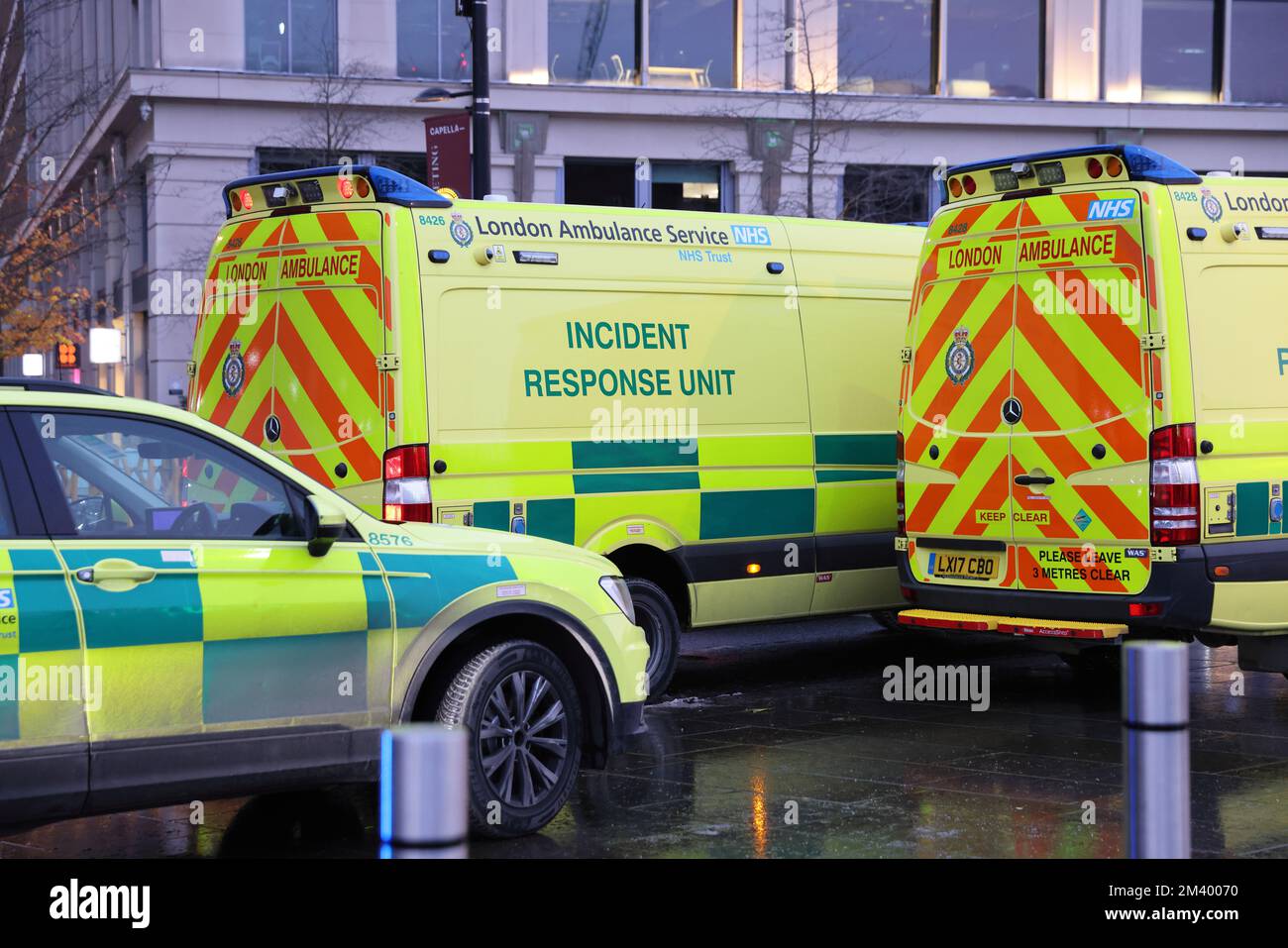 Vital Krankenwagen auf einem Anruf hinter Kings Cross, in Nord-London, Großbritannien Stockfoto