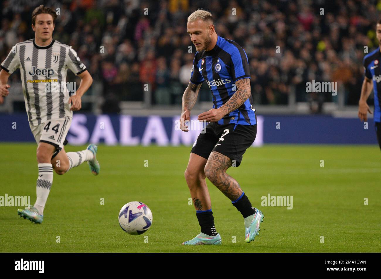 Federico Dimarco (Inter) beim Fußballspiel der Serie A zwischen Juventus und Internazionale im Allianz Stadium am 6. November 2022 in Turin, Ital Stockfoto