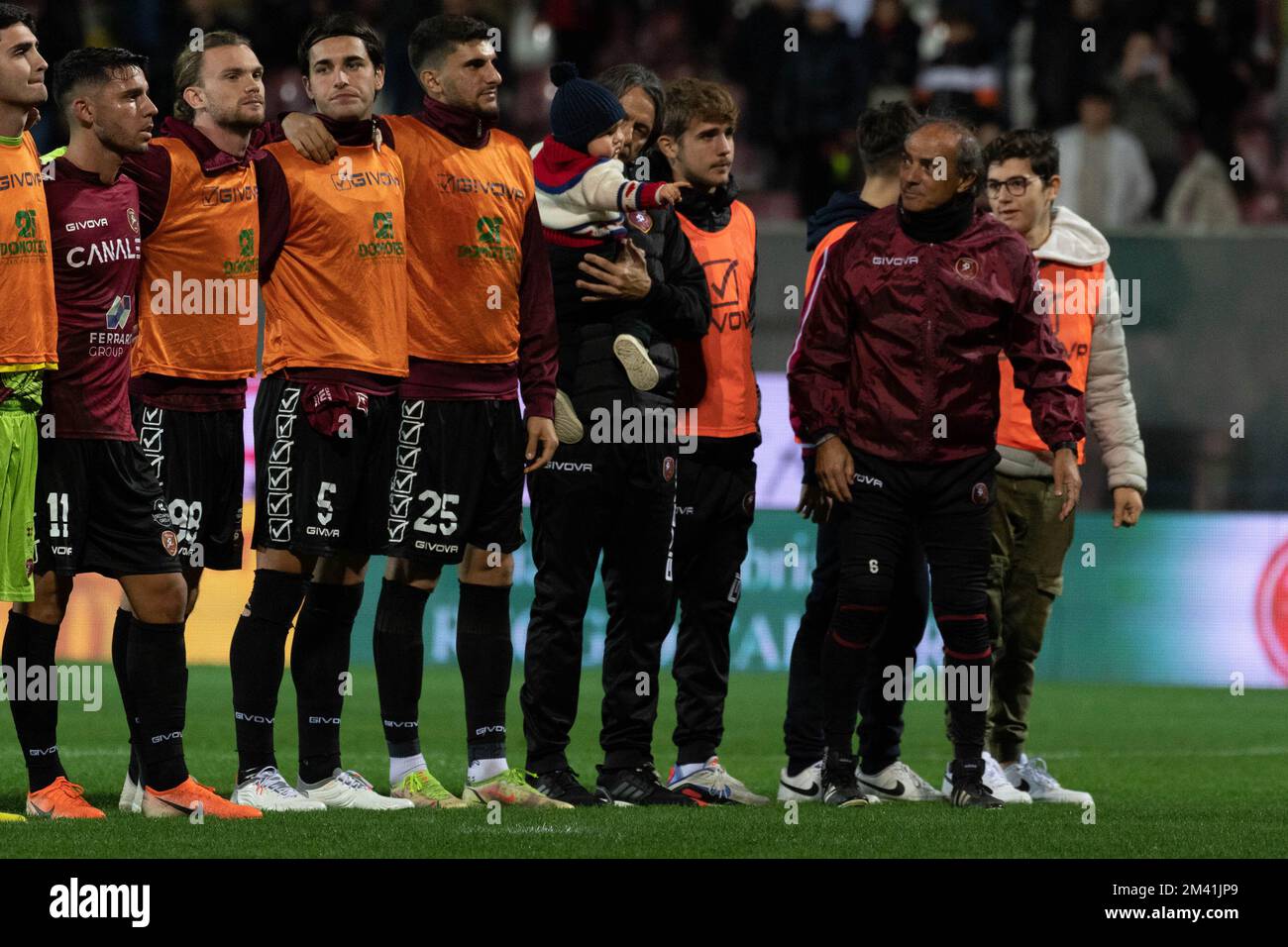 Reggina-Team bei Reggina 1914 gegen SSC Bari, italienisches Fußballspiel der Serie B in Reggio Calabria, Italien, Dezember 17 2022 Stockfoto