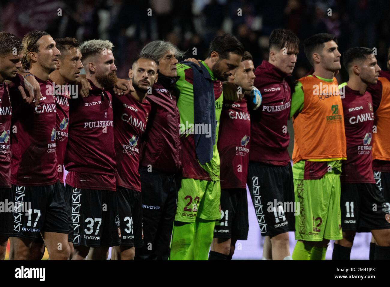 Reggina-Team bei Reggina 1914 gegen SSC Bari, italienisches Fußballspiel der Serie B in Reggio Calabria, Italien, Dezember 17 2022 Stockfoto