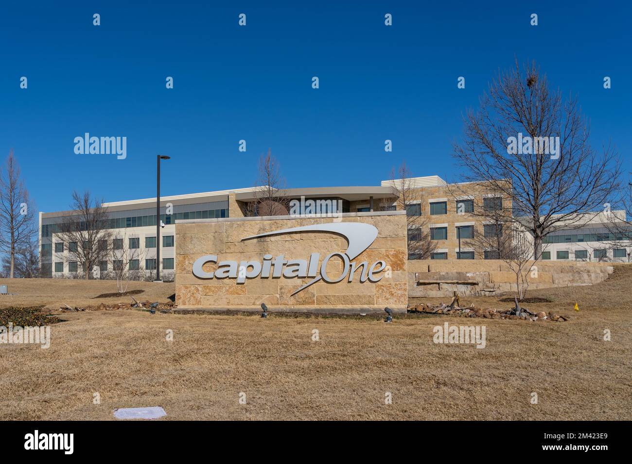 Das Schild „Capital One“ in Plano, Texas, USA. Stockfoto