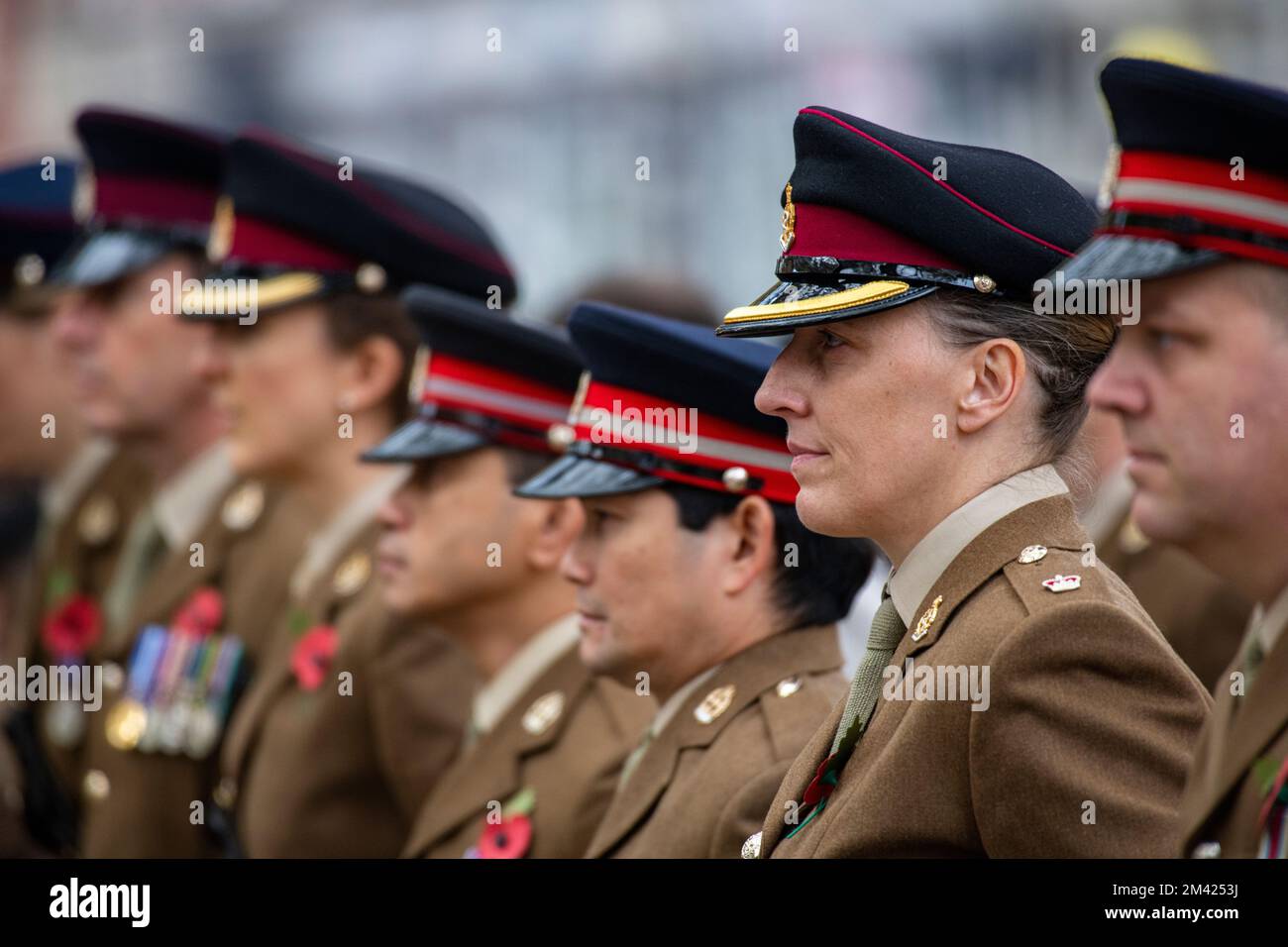 Streitkräfte im Dienst bei einer Gedenksonntagesfeier in London Stockfoto