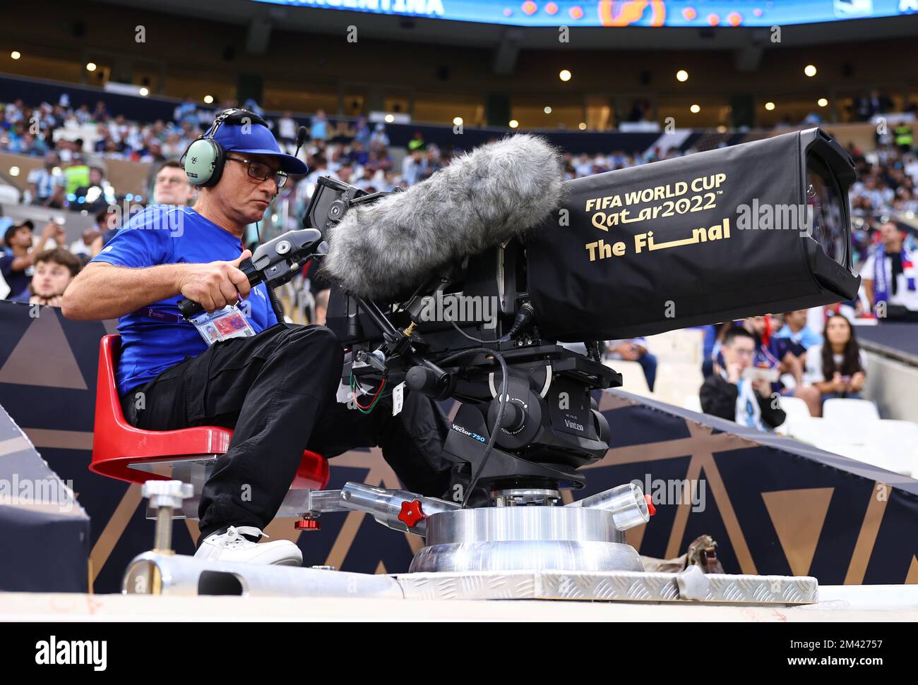 Doha, Katar, 18.. Dezember 2022. Fernsehkameras bereit, das Spiel während der FIFA-Weltmeisterschaft 2022 im Lusail Stadium, Doha, weltweit zu übertragen. Der Bildausdruck sollte lauten: David Klein / Sportimage Credit: Sportimage/Alamy Live News/Alamy Live News/Alamy Live News Credit: Sportimage/Alamy Live News Stockfoto