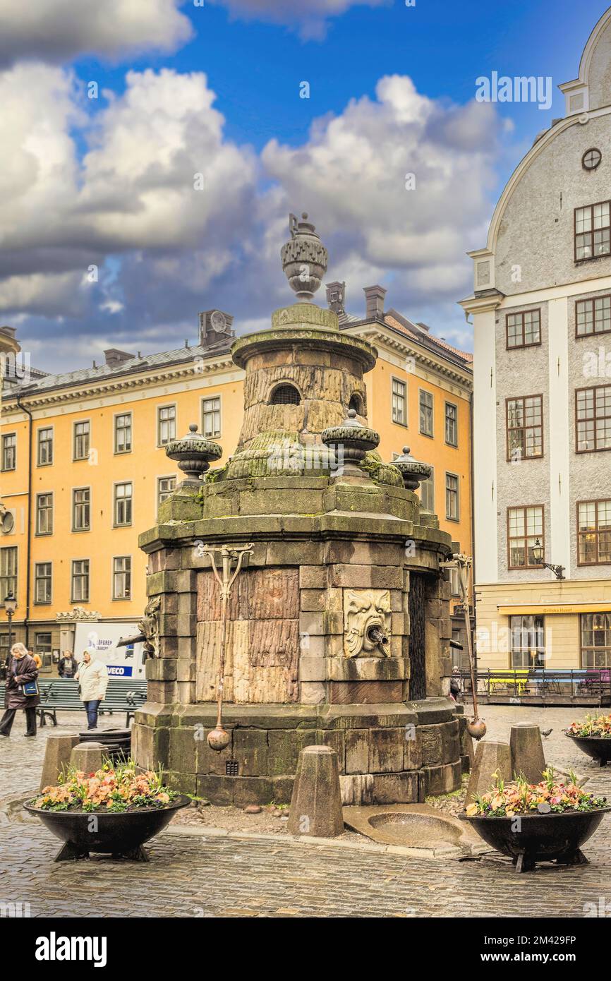 Der Brunnen im Platz Stortorget Gamla Stan Stockholm Schweden Stockfoto