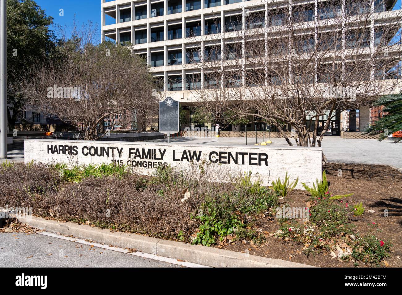 Houston, TX, USA - 27. Februar 2022: Harris County Family Law Center in Houston, TX, USA. Stockfoto