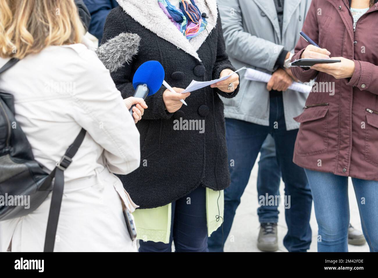 Medien-Scrum oder Pressekonferenz Stockfoto