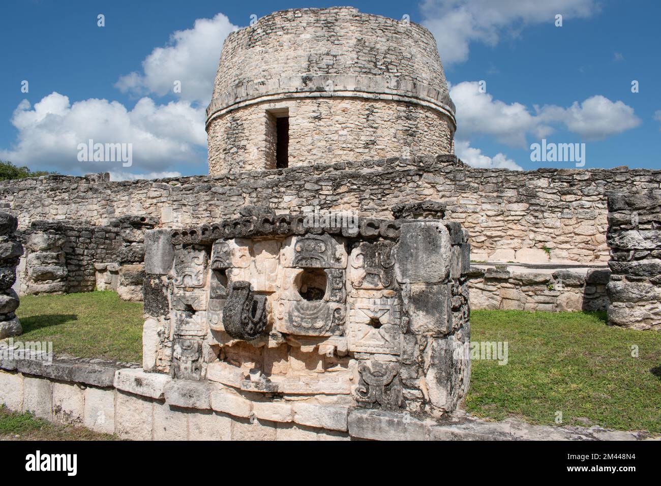 Mayan god chaac und Observatorium in mayapan, Yucatán, Mexiko. Stockfoto