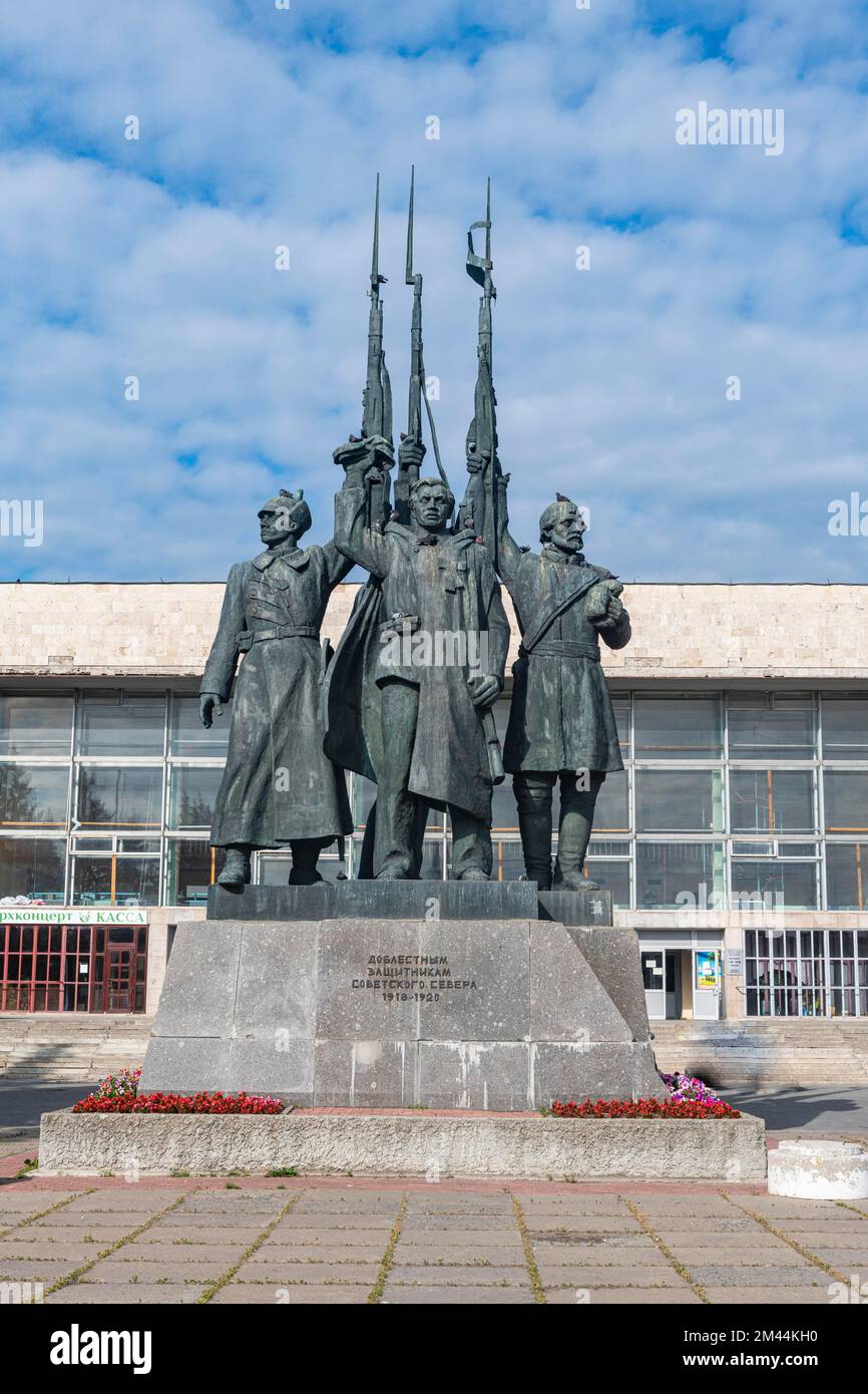 Denkmal für heldenhafte Verteidiger des sowjetischen Nordens, Archangelsk, Russland Stockfoto