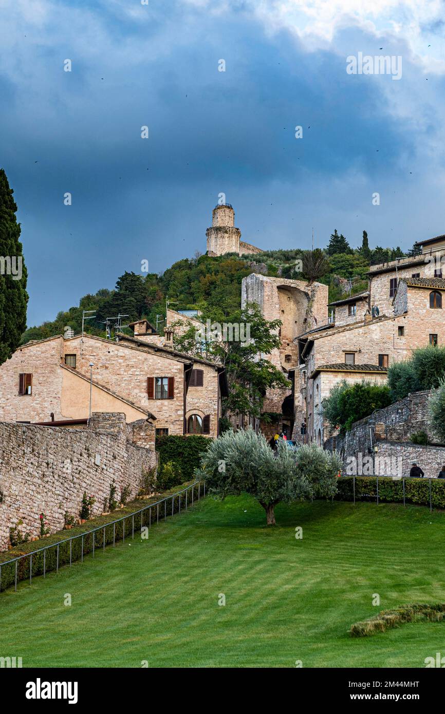 Alte Häuser im UNESCO-Weltkulturerbe Assisi, Italien Stockfoto