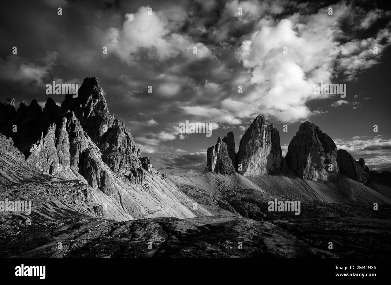 Stürmische Atmosphäre über Paternkofel, Three Peaks, Nordwände, im Abendlicht, Südtirol, Trentino, Sesto Dolomiten, Italien Stockfoto