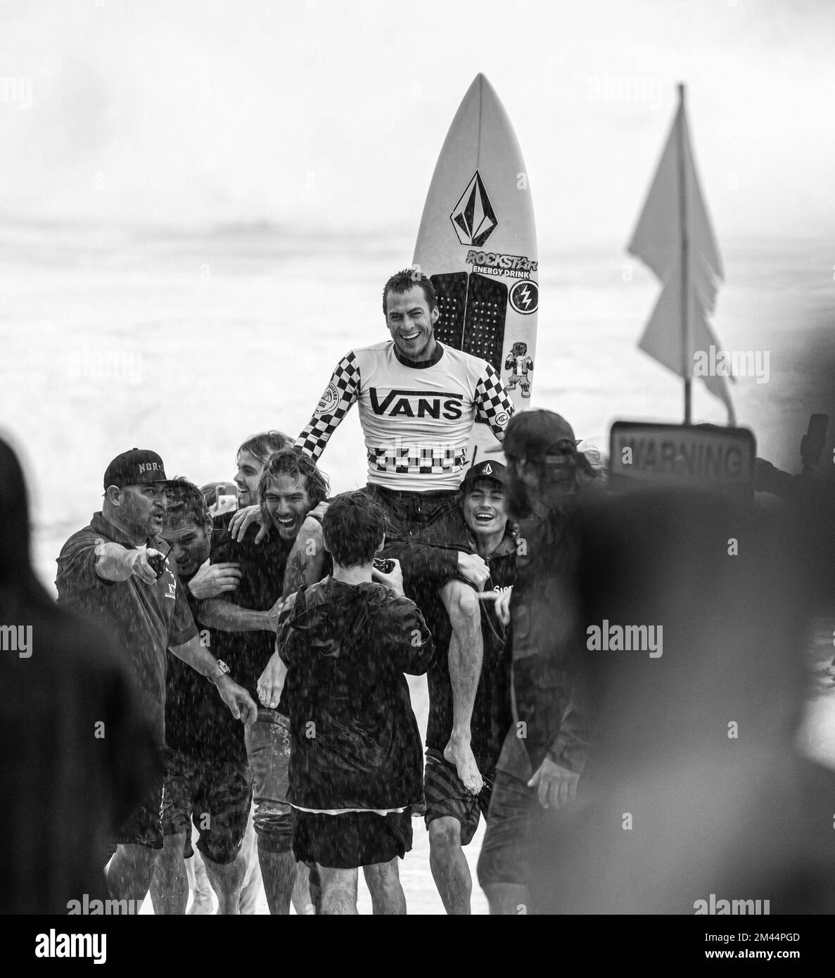 Haleiwa, HI, USA. 18.. Dezember 2022. Balram Stack gewinnt am 18. Dezember 2022 bei den Vans 2022 Pipe Masters bei der Banzai Pipeline in Haleiwa, HI. Kredit: Erik Kabik Photography/Media Punch/Alamy Live News Stockfoto