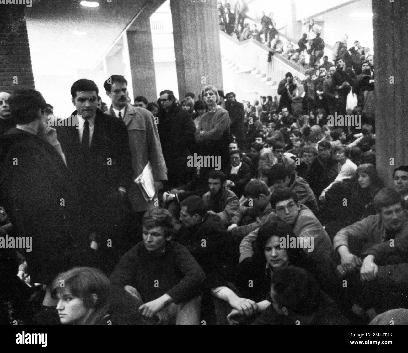 Der 1968. Internationale Vietnamkongress und die anschließende Demonstration durch Studenten der Technischen Universität Berlin und 44 weiterer Länder Stockfoto Der 1968. Internationale Vietnamkongress und die anschließende Demonstration durch Studenten der Technischen Universität Berlin und 44 weiterer Länder Stockfoto