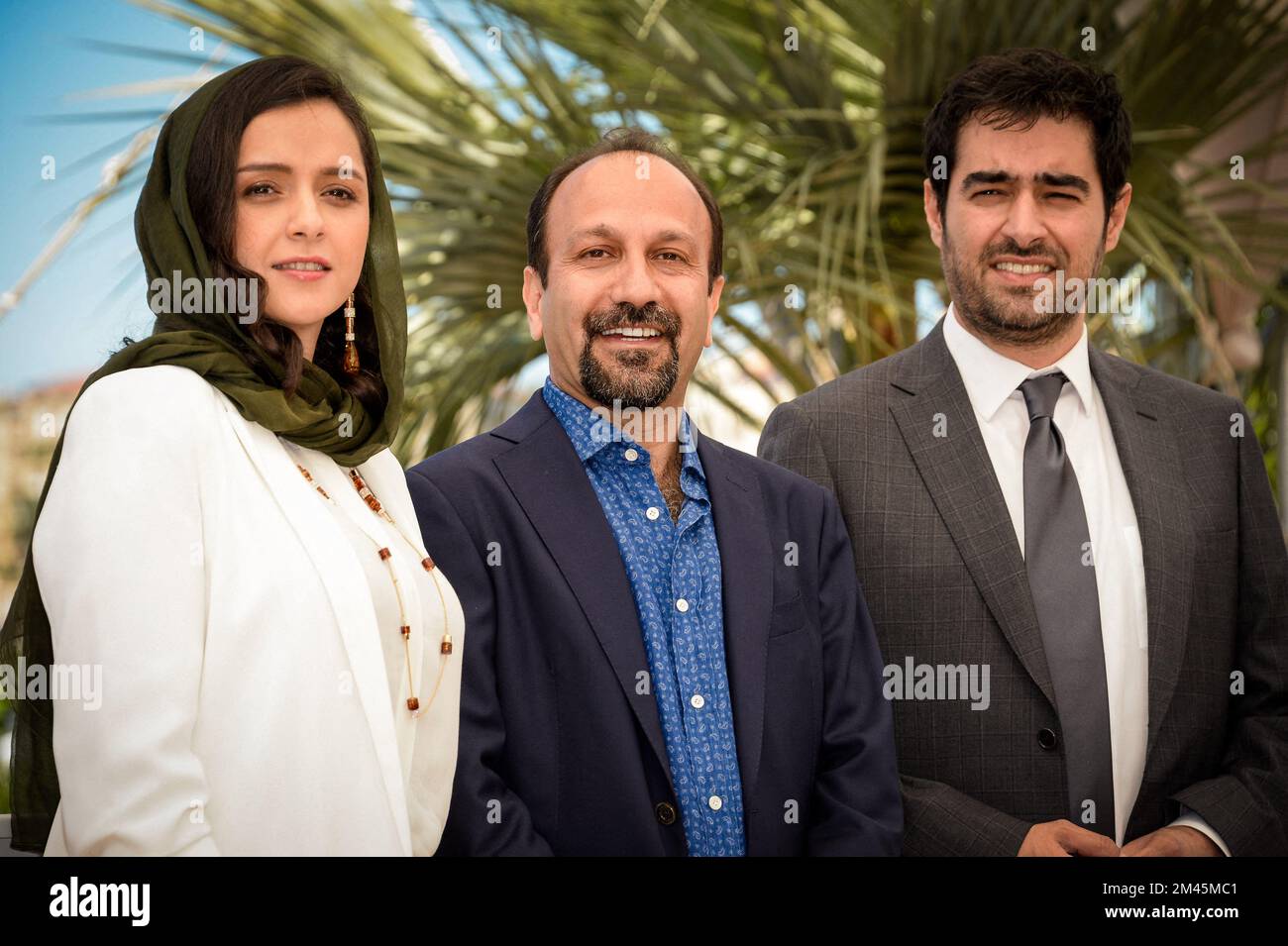 Dateifoto vom 2. Mai 2016 von Ashgar Farhadi, Taraneh Alidoosti, Shahab Hosseini, die im Rahmen des Filmfestivals 69. in Cannes, Südfrankreich, an der Fotokonferenz für den Film The Salesman (Forushande) teilnahmen. Eine der bekanntesten Schauspielerinnen des Iran wurde Tage nach ihrer Kritik an der Hinrichtung eines Mannes verhaftet, der an den landesweiten Protesten beteiligt war, die das Land seit September heimgesucht haben. Taraneh Alidoosti, der in dem Oscar-prämierten Film „der Verkäufer“ von 2016 die Hauptrolle spielte, hatte den Erhängen von Mohsen Shekari verurteilt, der diesen Monat im ersten kn getötet wurde Stockfoto