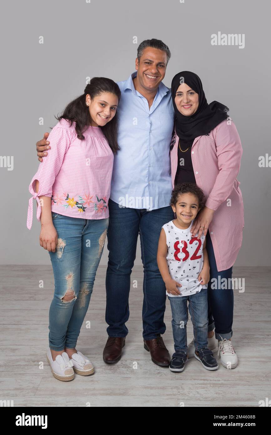 Porträt einer arabischen Familie. Stockfoto