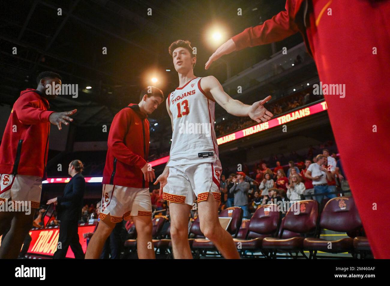 Die südkalifornische Trojaner-Wache Drew Peterson (13) wird vor einem NCAA-Basketballspiel gegen die Auburn Tigers am Sonntag, den 18. Dezember 2022, Stockfoto