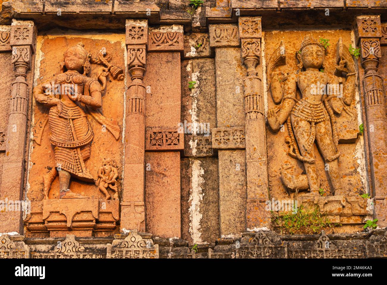 Geschnitzte Skulpturen an Ranmal Choki Walls, Idar Fort, Sabarkantha, Gujarat, Indien. Stockfoto