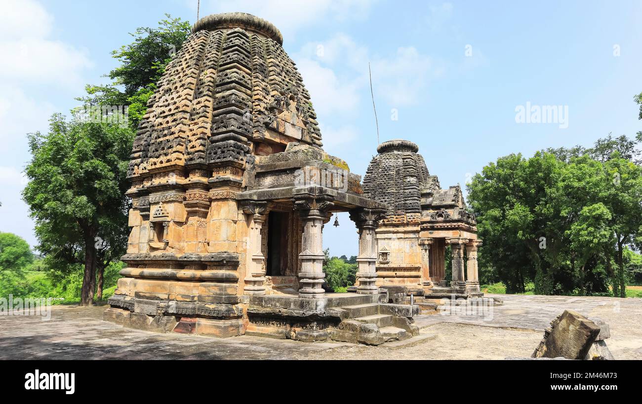 Temple No III und V, Khed-Roda Gruppe von Denkmälern, Tempel aus dem 8. Bis 9.. Jahrhundert, Raisingpura, Sabarkantha, Gujarat, Indien. Stockfoto