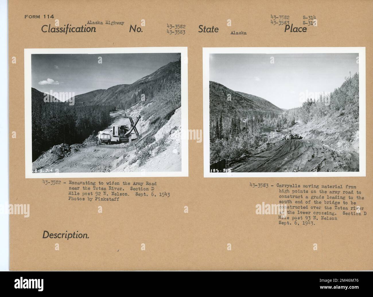 Der Alaska Highway. Originalüberschrift: 43-3582: Ausgrabung zur Erweiterung der Army Road in der Nähe des Testa River. Abschnitt D Meile Post 92 N. Nelson. 6. September 1943. Fotos von Pinkstaff. Originalüberschrift: 43-3583: Carryalls bewegen Material von hohen Punkten der Armeestraße, um eine Steigung zu bauen, die zum südlichen Ende der Brücke führt, die am unteren Kreuz über den Fluss Testa gebaut wird. Abschnitt D Meile Post 93 N. Nelson. 6. September 1943. Staat: Alaska. Stockfoto