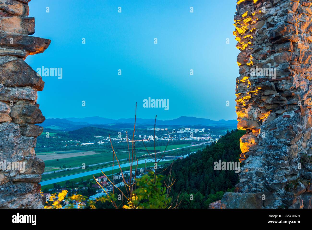 Povazska Bystrica (Waagbistritz) Burg Povazsky hrad (Waagburg), Fluss