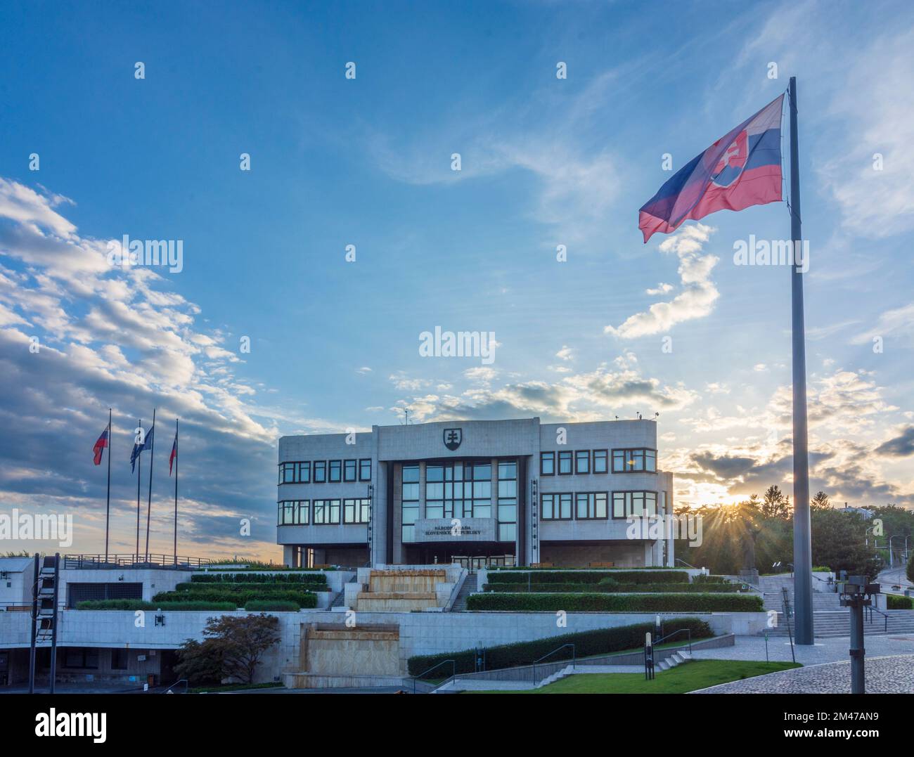 Bratislava (Pressburg): Errichtung des Nationalrates der Slowakischen Republik, slowakische Flagge in , , Slowakei Stockfoto