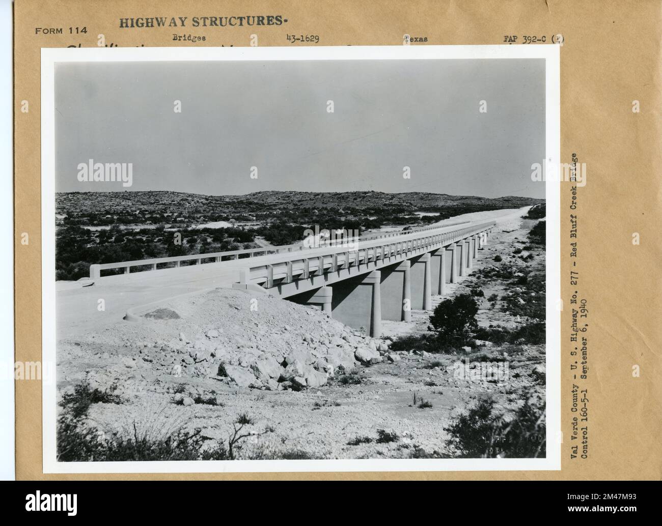 Red Bluff Creek Bridge. Originalunterschrift: USA Highway No. 277 - Val Verde County - Red Bluff Creek Bridge. 17. Oktober 1940 - Kontrolle 160-5-1. FAP 392-C(1). Bundesstaat Texas. Ort: Val Verde County. Stockfoto