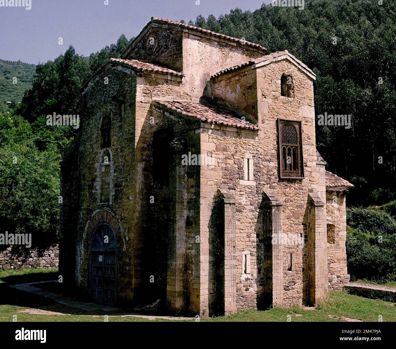 IGLESIA DE SAN MIGUEL DE LILLO - S IX - PRERROMANICO ASTURIANO - FOTO AÑOS 60. STANDORT: IGLESIA DE SAN MIGUEL DE LILLO. Oviedo. ASTURIEN. SPANIEN. Stockfoto