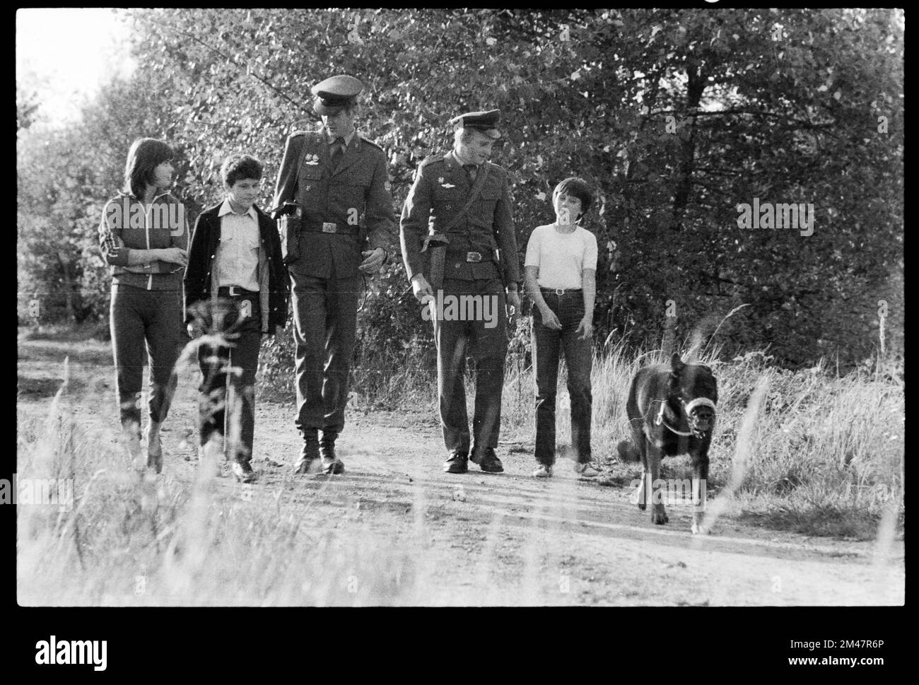 ***NOVEMBER 1981 DATEI FOTO**** Junge Grenzschutzbeamte. Im Stadtteil Breclav in Südmähren gibt es zwanzig Einheiten der jungen Grenzschutzbeamten, die zusammenkommen Stockfoto