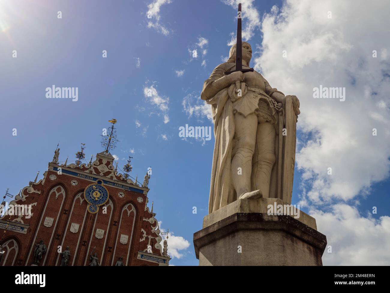 Statue von St. Roland vor dem Haus der Blackheads, Riga, Lettland, baltische Staaten, Europa Stockfoto