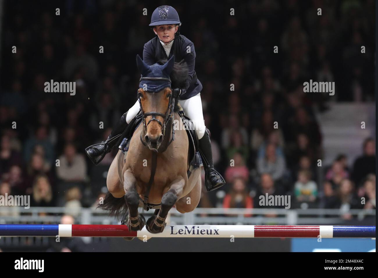 Excel Centre, London, Großbritannien. 19.. Dezember 2022. 2022 International Horse of the Year Show Day 5; Jodie Hall McAteer reitet Kimosa van het Kritahof Credit: Action Plus Sports/Alamy Live News Stockfoto