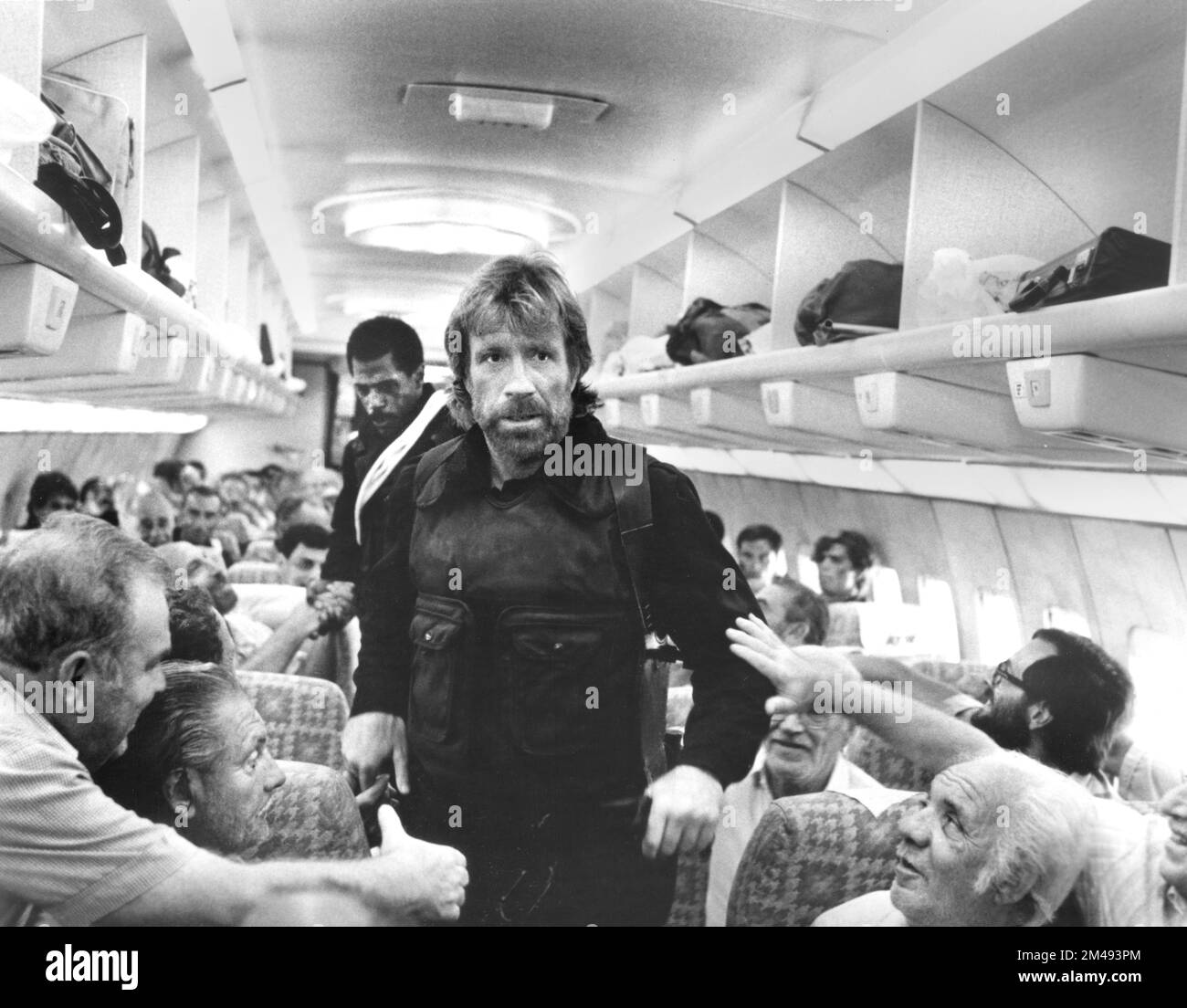 Steve James, Chuck Norris, am Drehort des Films "The Delta Force", The Cannon Group, 1986 Stockfoto