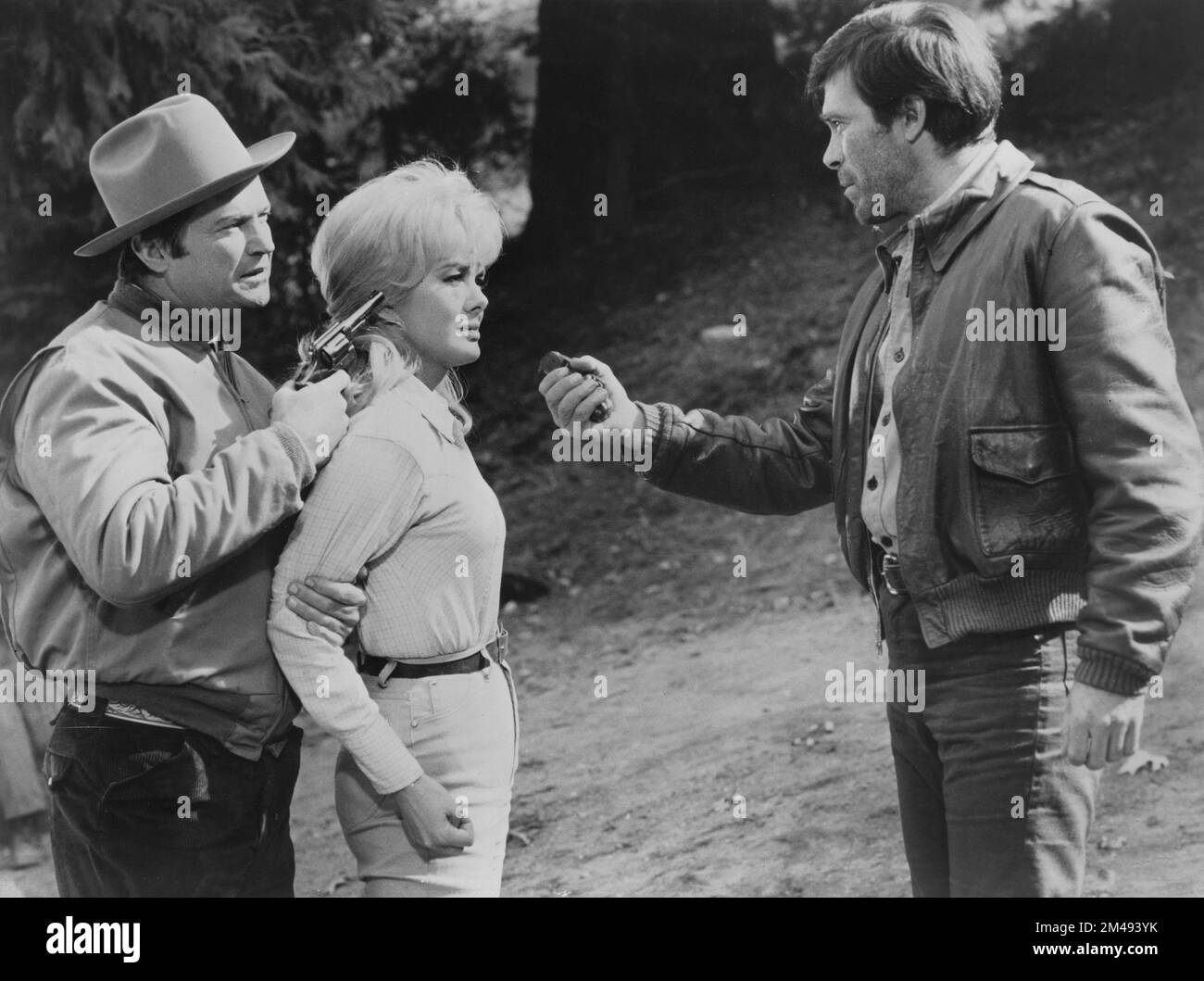 Ralph Meeker, Leslie Parrish, Ross Hagen, am Set des Films, 'The Devil's 8', American International Pictures, 1969 Stockfoto