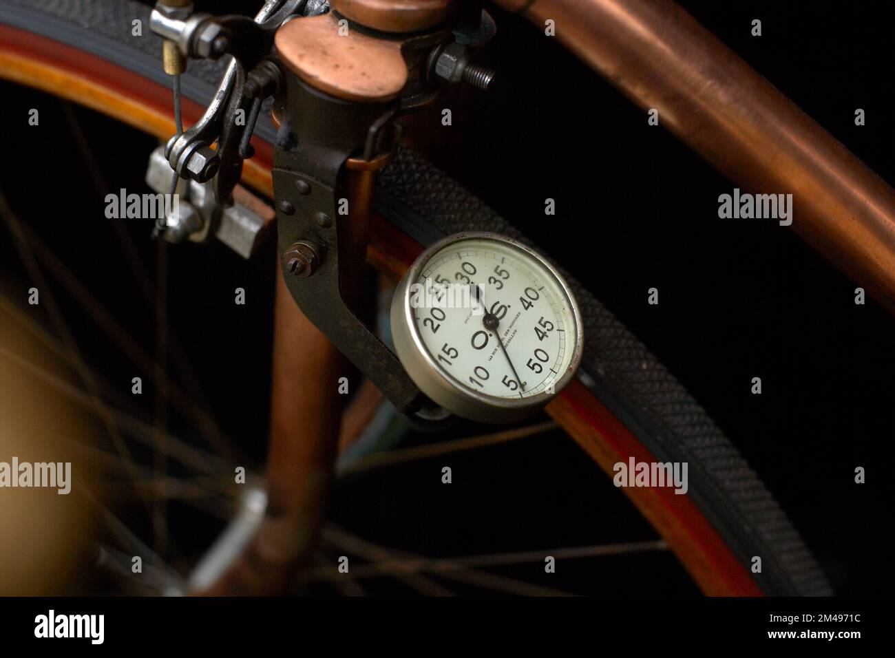 Nahaufnahme des Vintage-Tachometers Stockfoto