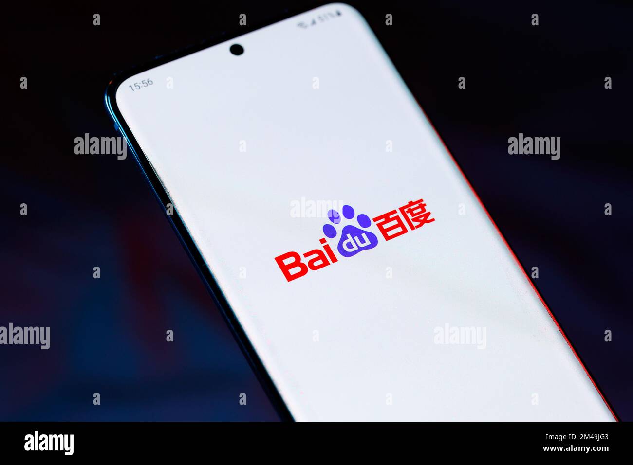 Logo von Baidu 百度 auf einem Smartphone. Baidu ist ein chinesisches Internet- und KI-Technologieunternehmen. Stockfoto