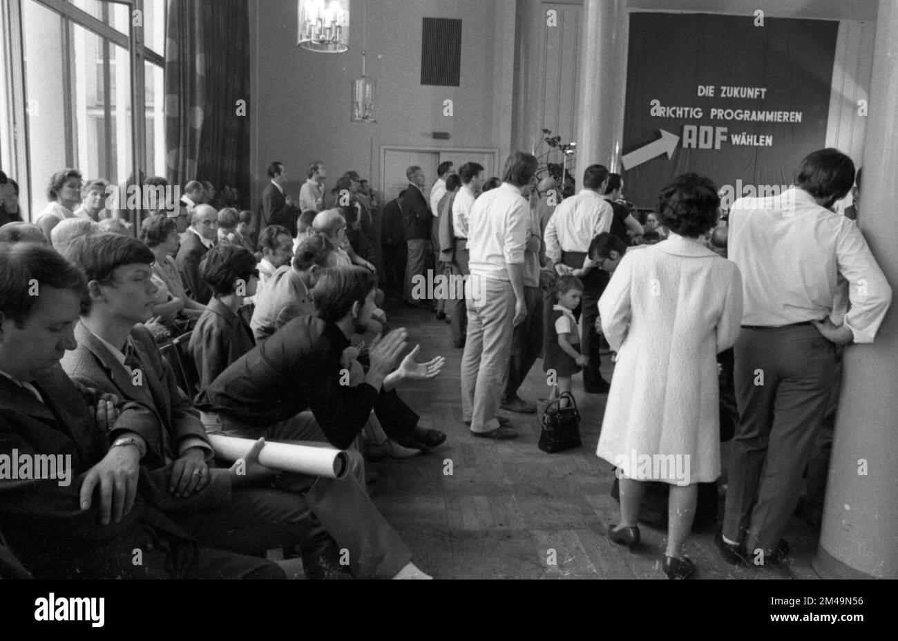 Die Gründerparteikonferenz der Partei Aktion demokratischer Fortschritt (ADF), einer nach dem DKP und der DFU linken Partei, am 2. November 1968 in Stockfoto