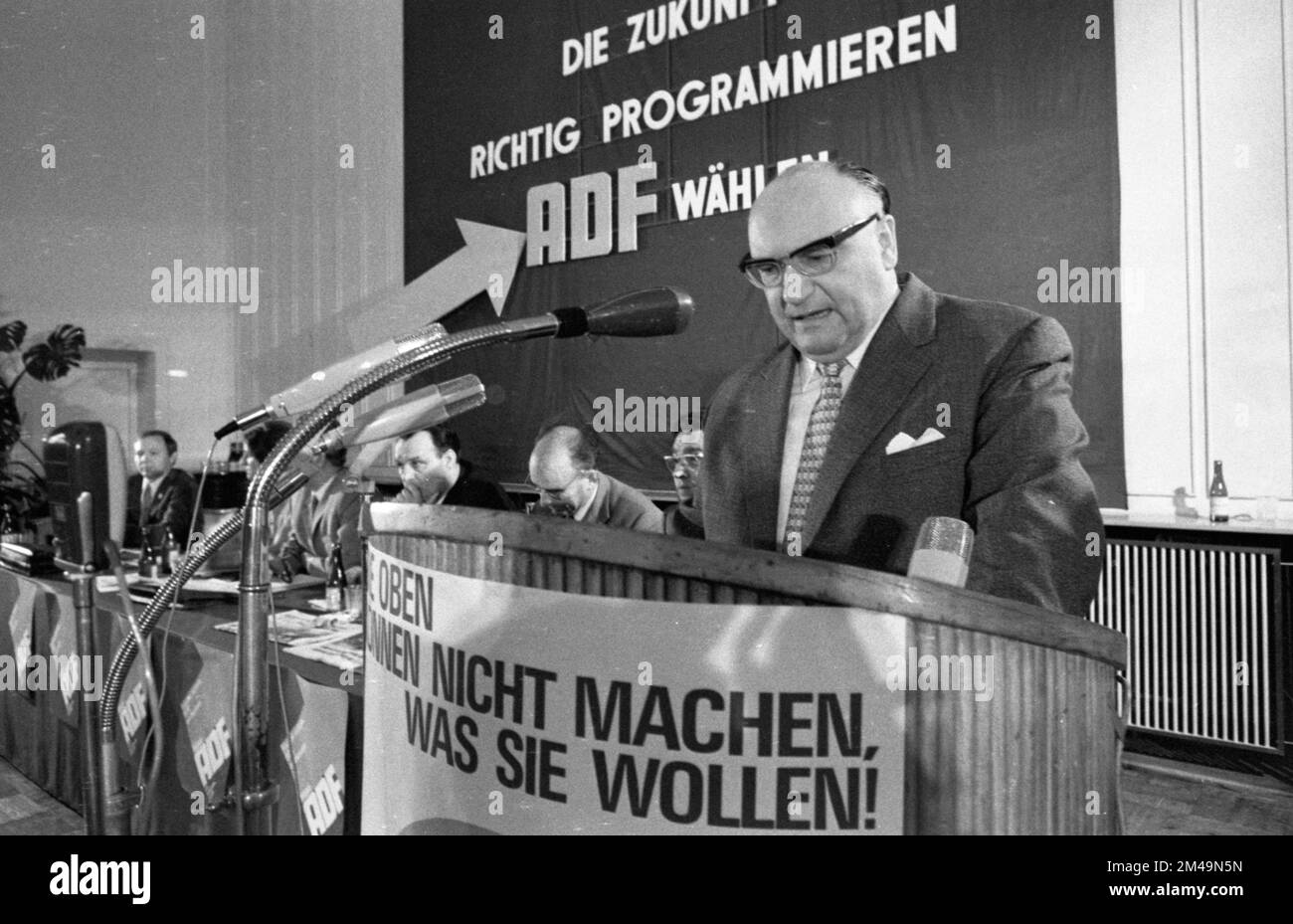 Die Gründerparteikonferenz der Partei Aktion demokratischer Fortschritt (ADF), einer nach dem DKP und der DFU linken Partei, am 2. November 1968 in Stockfoto