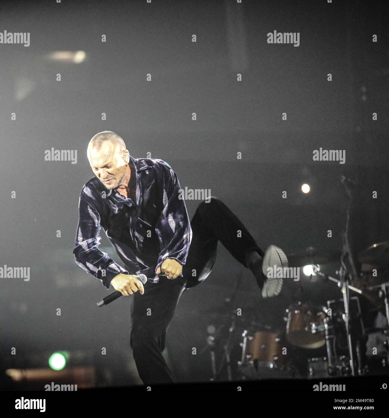 Forum Assago, Mailand, Italien, 19. Dezember 2022, Biagio Antonacci während Biagio Antonacci - Palco centrale Tour - Italienisches Sängerkonzert Stockfoto