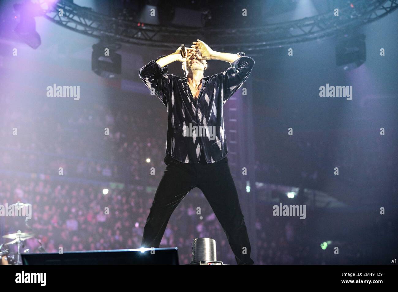 Forum Assago, Mailand, Italien, 19. Dezember 2022, Biagio Antonacci während Biagio Antonacci - Palco centrale Tour - Italienisches Sängerkonzert Stockfoto