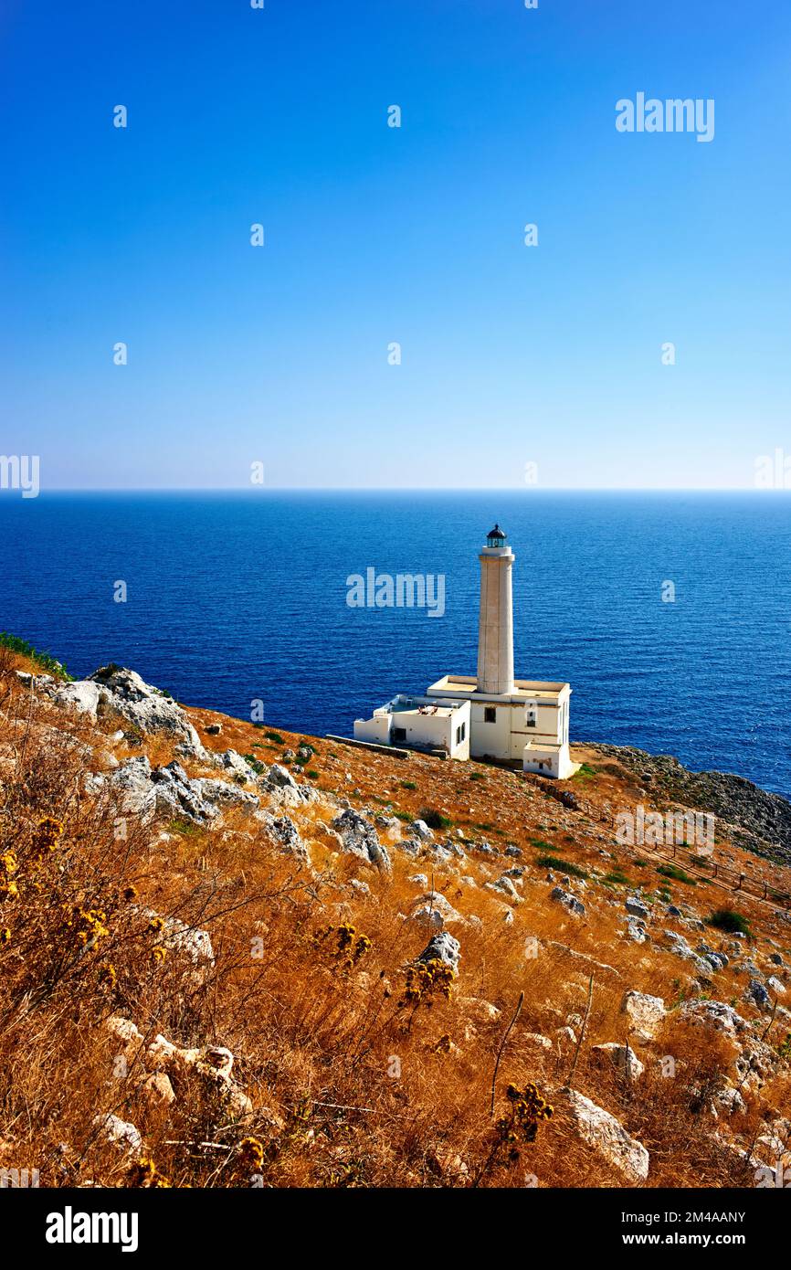 Apulien Apulien Italien. Der Leuchtturm am Kap Palascia (Capo d'Otranto). Der östlichste Punkt Italiens Stockfoto