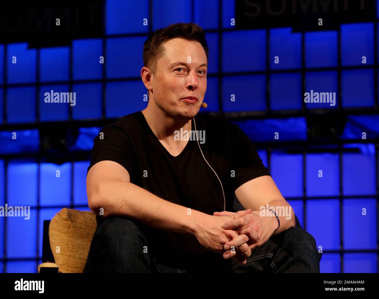 Das Dateifoto von Elon Musk vom 31. Oktober 10/2013, der sagte, dass nur Abonnenten von Twitter Blue in künftigen richtlinienbezogenen Umfragen auf der Plattform abstimmen können, in seinen ersten Kommentaren, da Millionen von Benutzern dafür gestimmt haben, dass er als Chief Executive der Website zurücktritt. Ausgabedatum: Dienstag, 20. Dezember 2022. Stockfoto