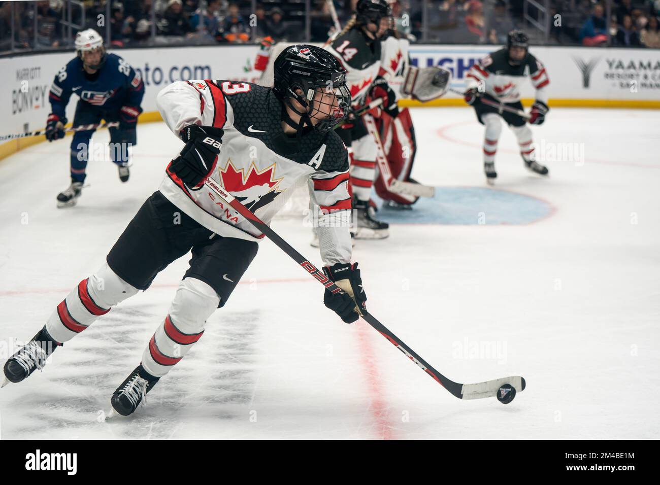 Team Canada Verteidiger Jocelyne Larocque (3) während der Rivalry Series 2022-23 gegen die Vereinigten Staaten von Amerika, Montag, 19. Dezember 2022, bei Crypto.Co Stockfoto