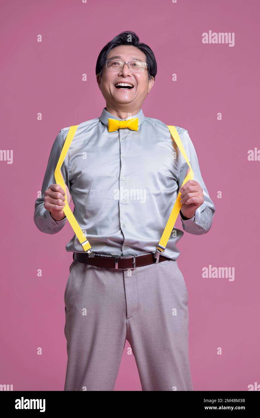 Studiofoto eines humorvollen, hochrangigen Chinesen Stockfoto