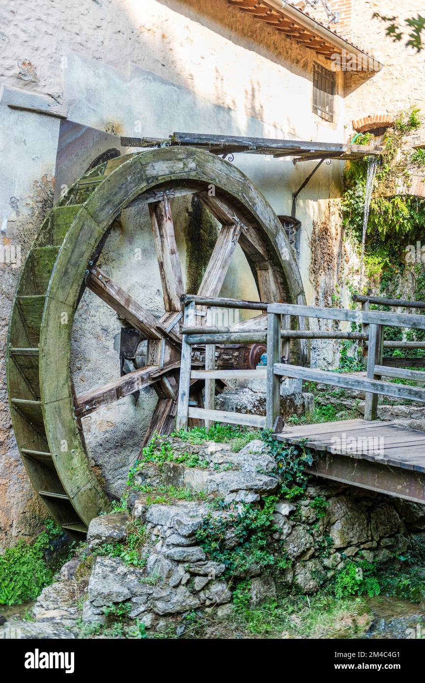 Wassermühlen Tal: Bach und Wassermühle, mossano, italien Stockfoto