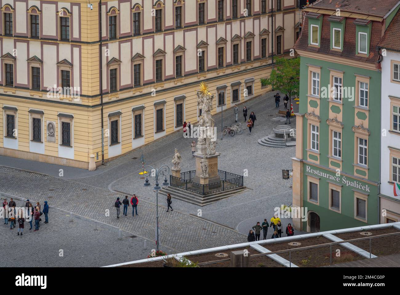 Luftaufnahme der Dreifaltigkeitssäule am Kohlmarkt - Brünn, Tschechische Republik Stockfoto