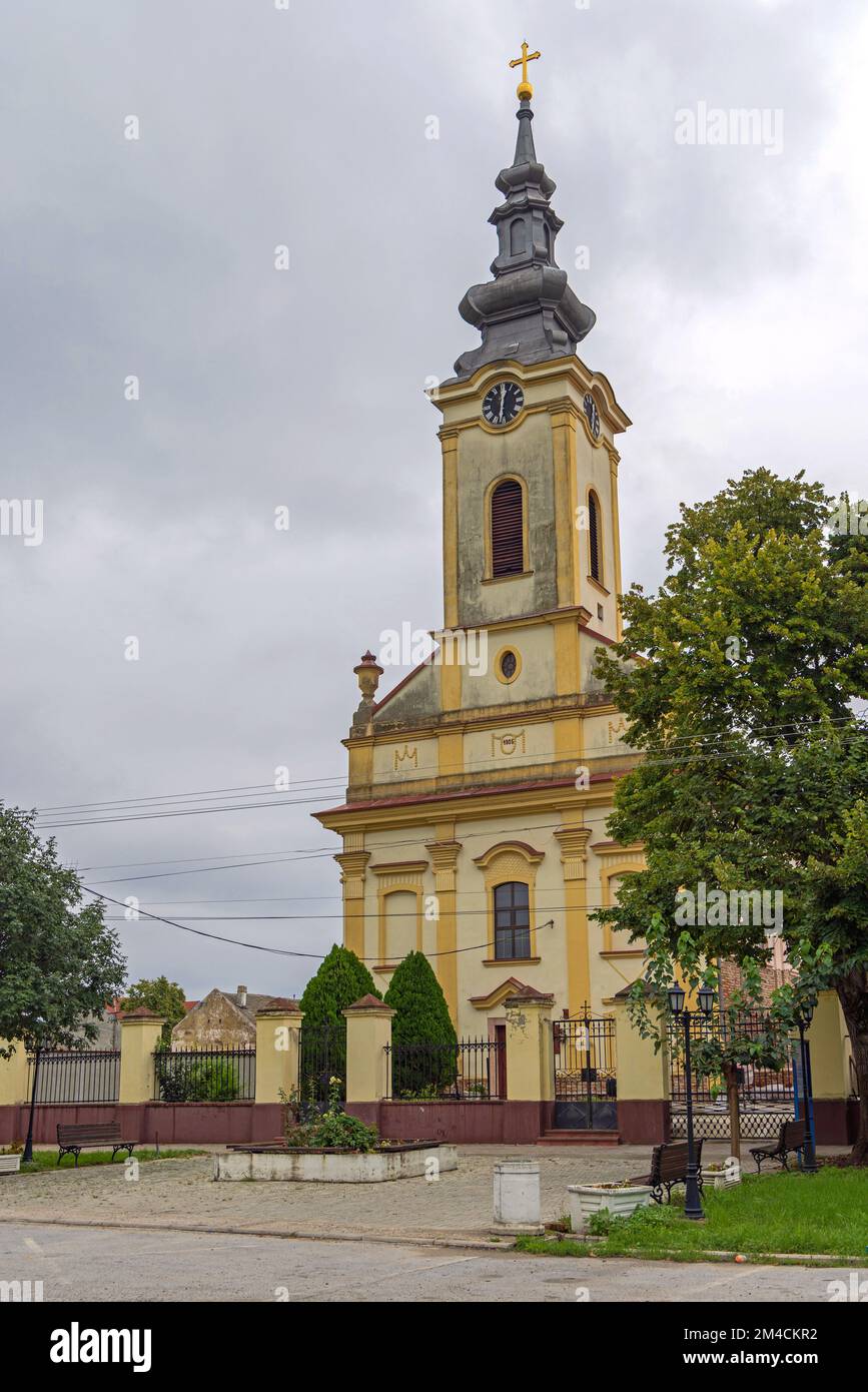 Rumänisch-orthodoxes Kirchengebäude in Banatsko Novo Selo in Serbien Stockfoto