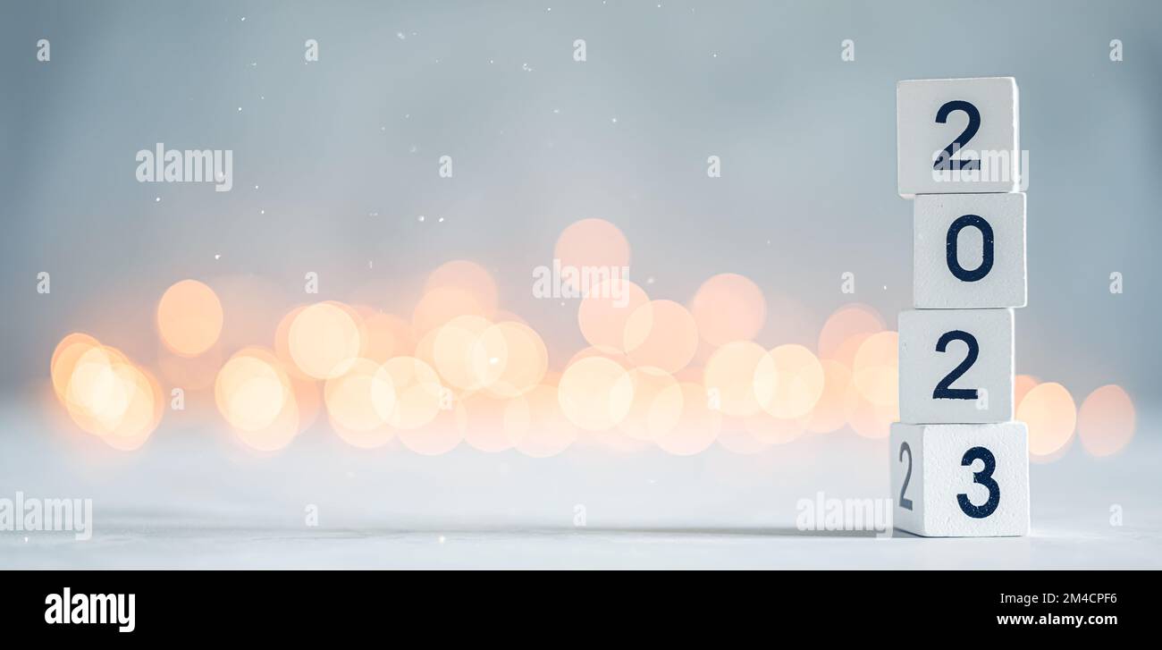 2023 Datum auf Holzblock Kalender. Neujahrskonzept Stockfoto
