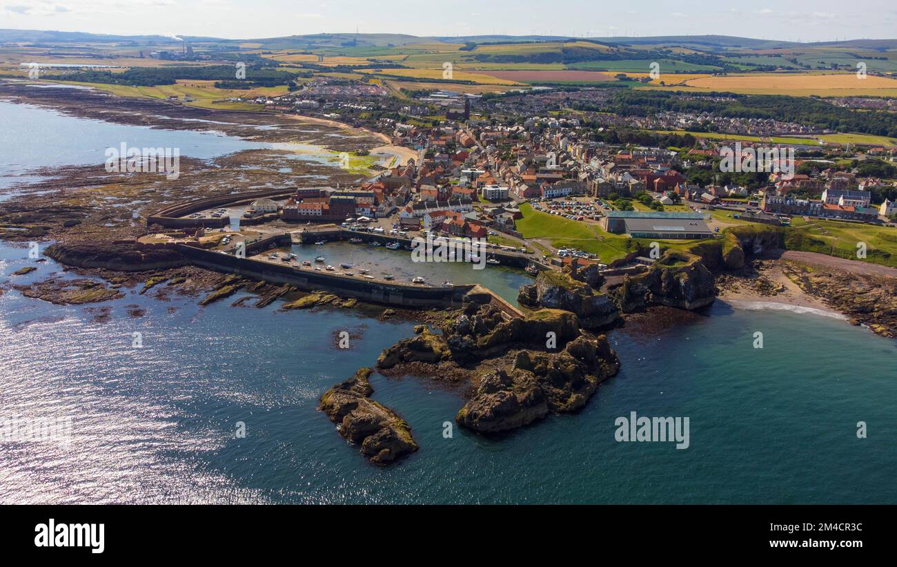 Luftaufnahme der Stadt Dunbar in den Lowlands von East Lothian, Schottland, Großbritannien - Foto: Geopix Stockfoto
