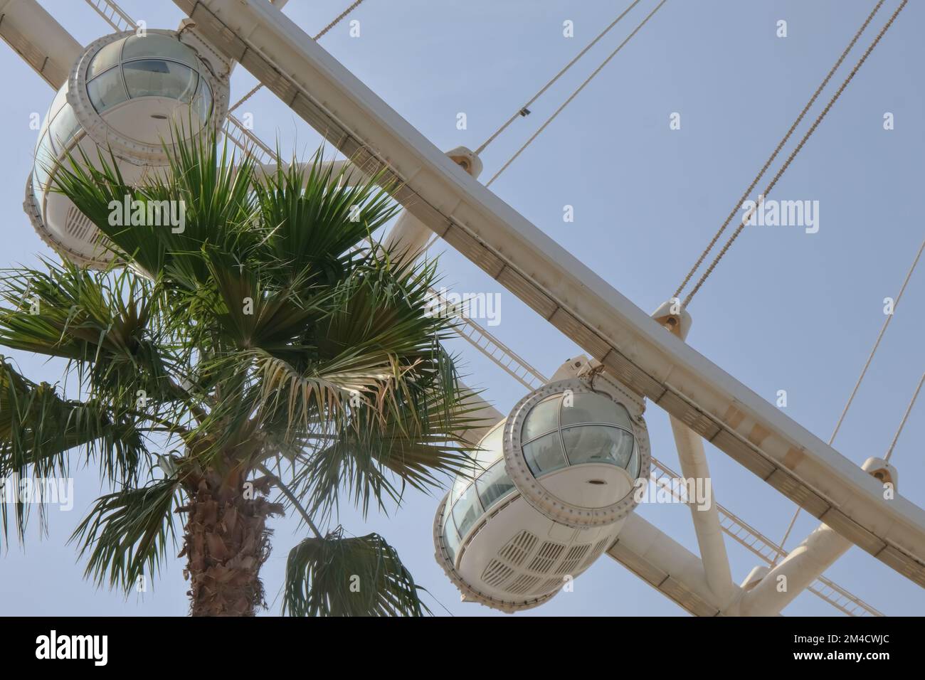 Dubai, VAE. Nov. 2022. Luxuskabinen des größten Riesenrades - Dubai Eye auf der Insel Bluewaters. Eye oder Ain Dubai Riesenrad. Stockfoto