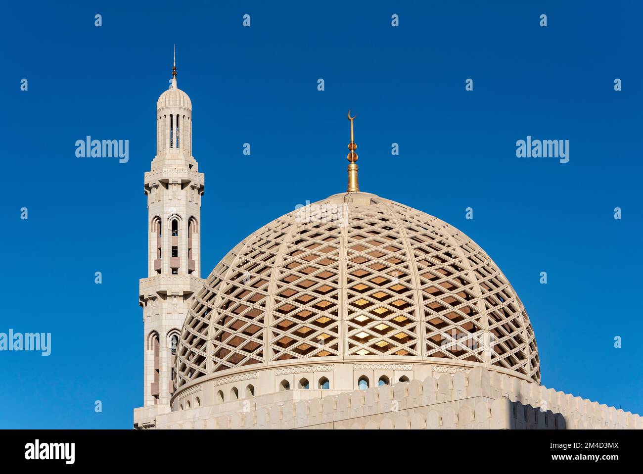Kuppel und Minarett, Sultan Qaboos große Moschee, Muscat, Oman Stockfoto