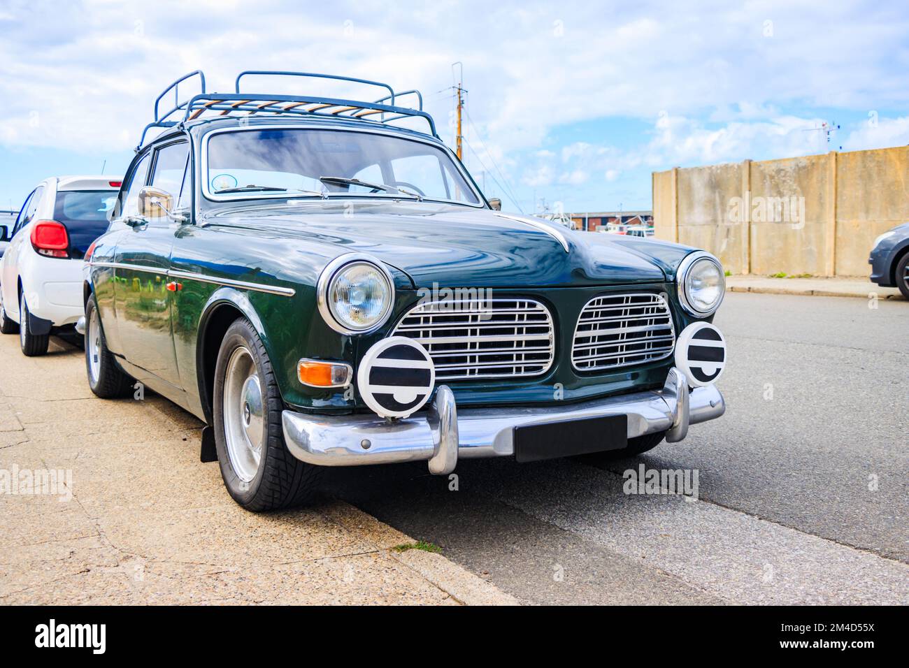 Klassisches Oldtimer auf der Straße Europas Stockfoto