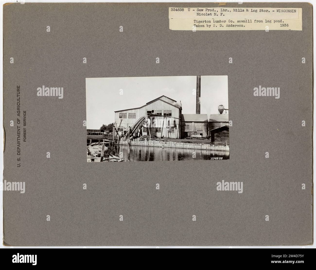 Große Sägewerke: Mühlengebäude - Alle Bundesstaaten. Fotografien zu National Forests, Resource Management Practices, Personal sowie Kultur- und Wirtschaftsgeschichte Stockfoto